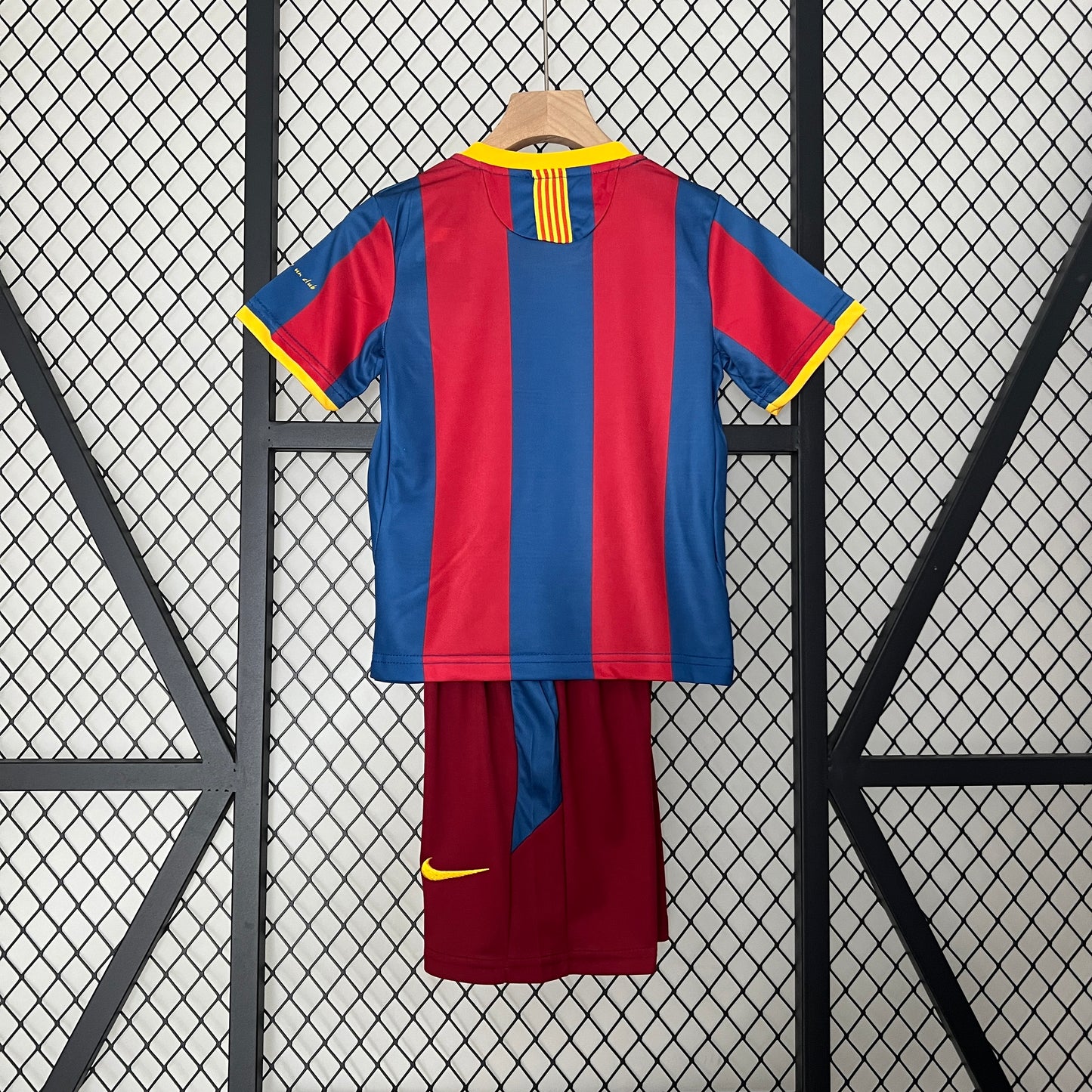 Barcelona Kit Criança Principal 2010/11