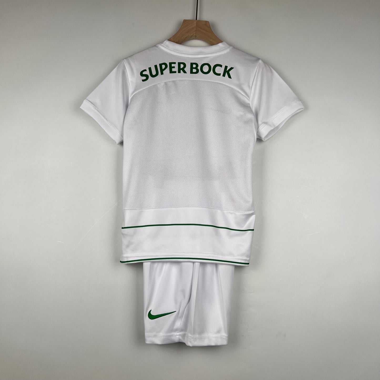 Sporting Kit Criança Secundário 2023/24