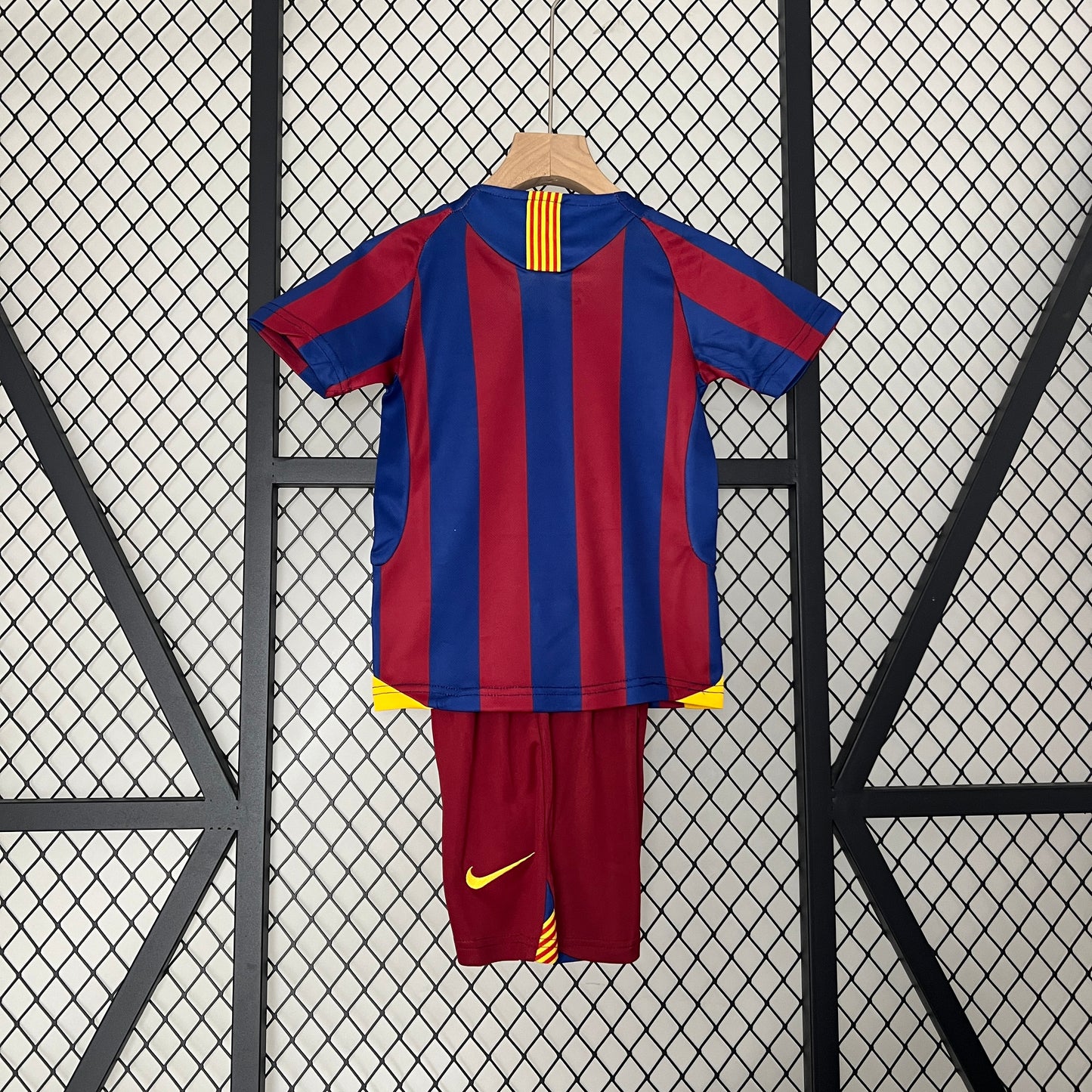 Barcelona Kit Criança Principal 2005/06