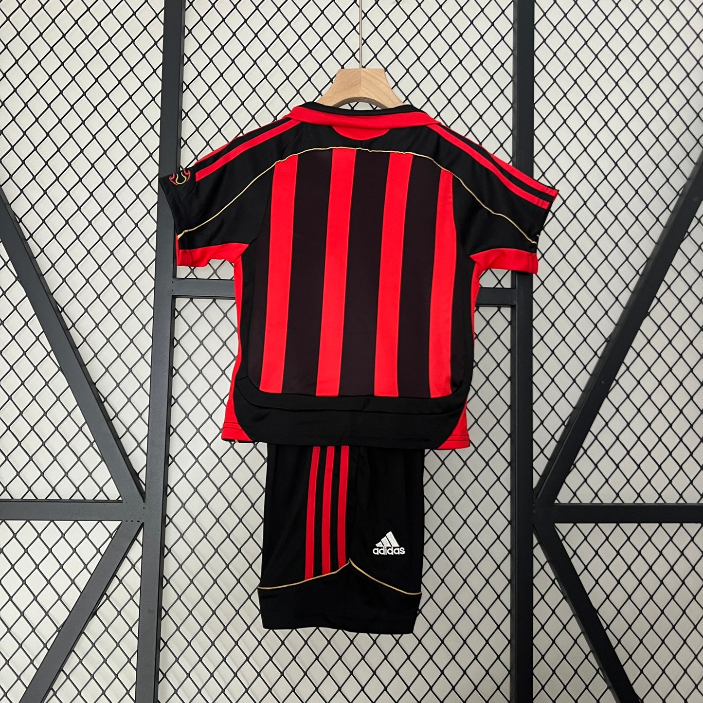Milan Kit Criança Principal 2006/07